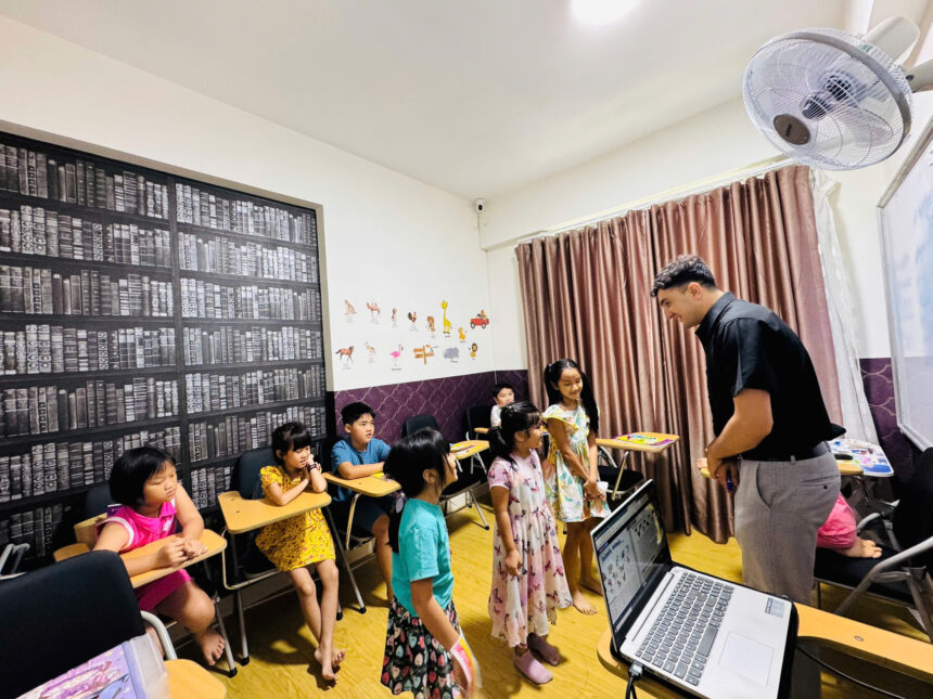 học tiếng Anh với giáo viên nước ngoài 100%