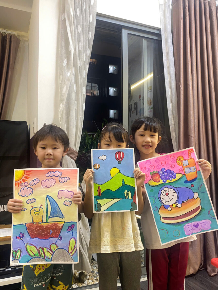 Các bé sau khi vẽ